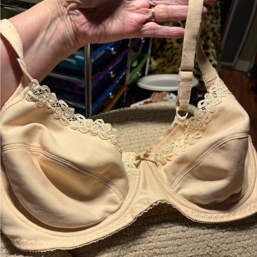 Simply Basic Ivory Full Support Underwire Cotton Blend Comfort Straps Bra Sz 42D